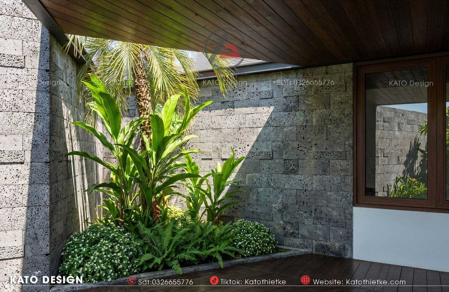 Sân vườn bao quanh tạo cảm giác nghỉ dưỡng, gần gũi