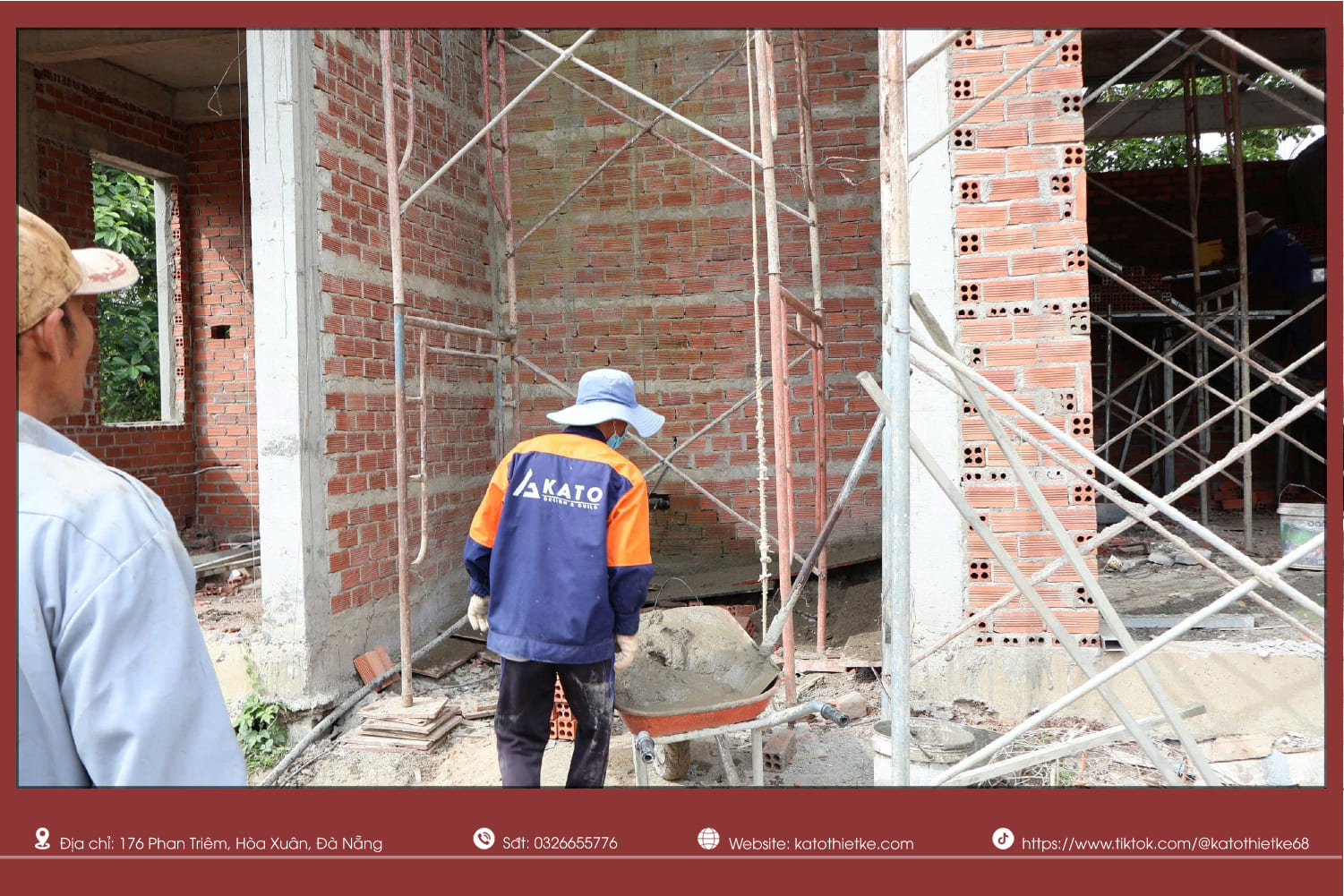 Kỹ thuật xây tường gạch không trát của thợ là yếu tố then chốt quyết định độ bền đẹp của công trình 