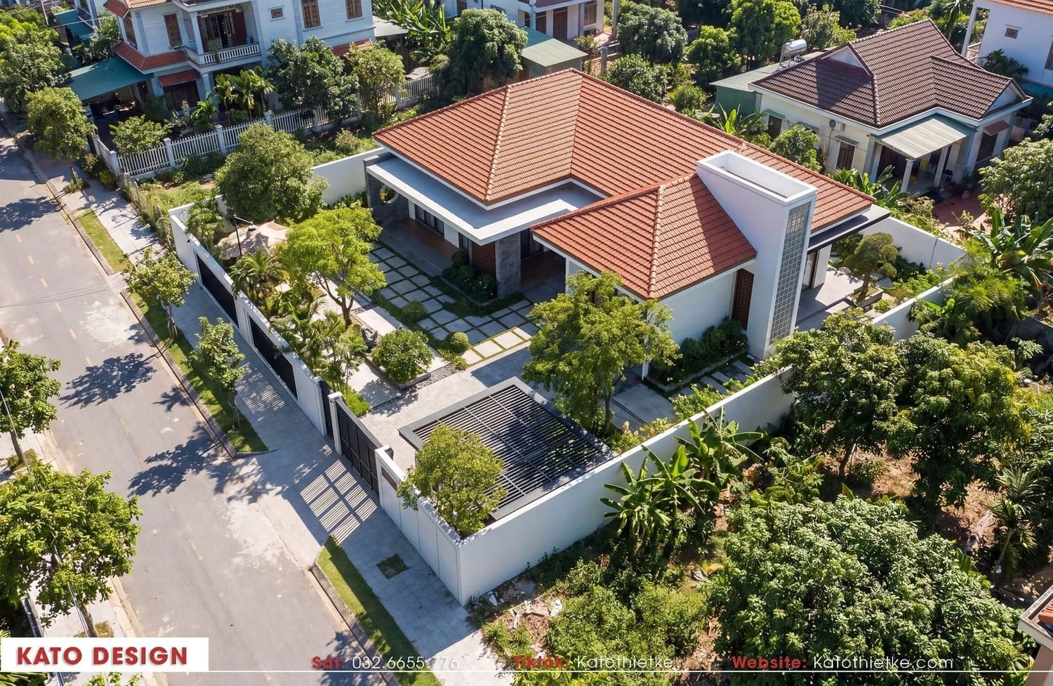 Toàn cảnh công trình tam hợp viện trên khu đất rộng thoáng và cân đối Toàn cảnh công trình tam hợp viện trên khu đất rộng thoáng và cân đối