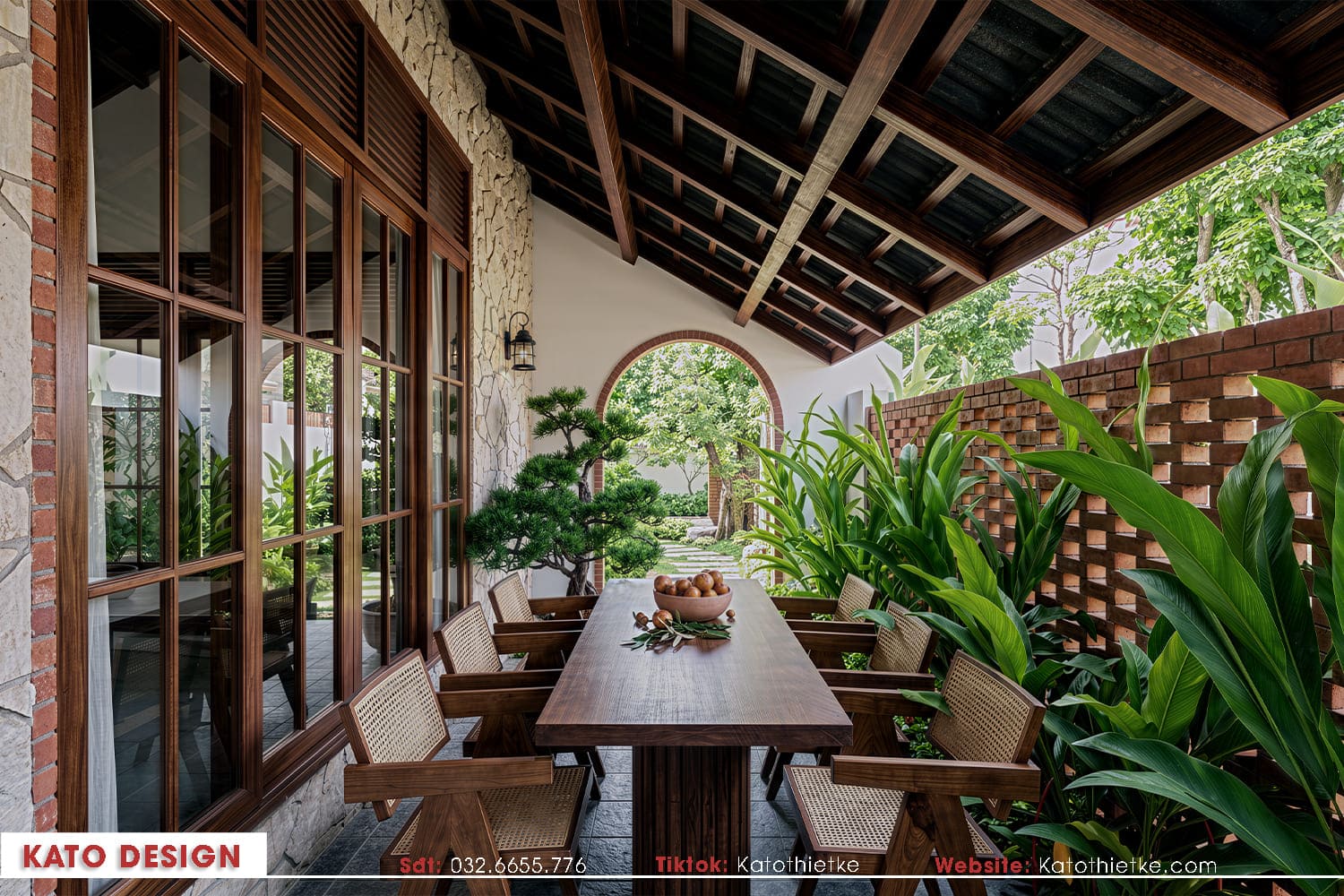 Hiên rộng trở thành nơi thư giãn và gắn kết các thành viên Hiên rộng trở thành nơi thư giãn và gắn kết các thành viên